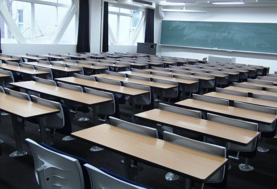 Inclusion, intimidation et identité dans les écoles