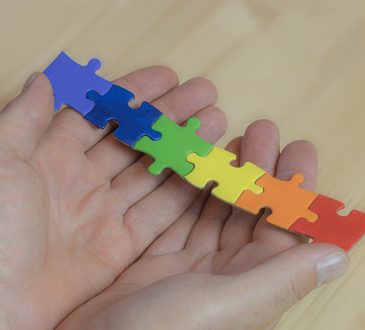 5 ressources pour mieux intervenir auprès des personnes ayant un trouble du spectre de l’autisme (TSA)