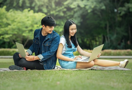 4 ressources pour conseiller vos clients qui désirent effectuer un échange étudiant au Canada