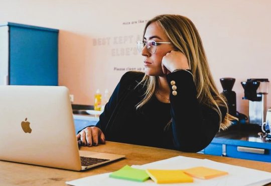 Le « quiet quitting » : 5 articles pour mieux comprendre le phénomène