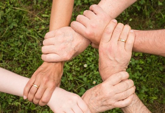 Trois communautés de pratique en ligne pour les professionnels et professionnelles du développement de carrière francophones 