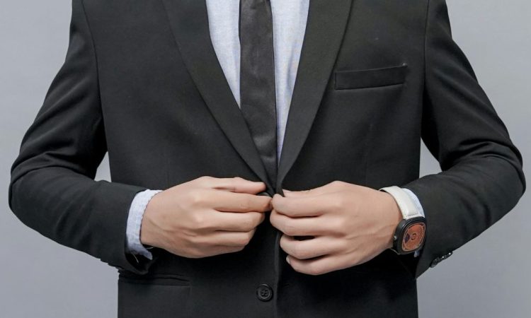 Homme qui se prépare è une entrevue.