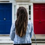 Personne devant un choix.